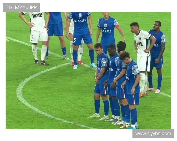 上海海港与上海申花激战正酣 双方争锋再续城市德比火热对决 上海海港与上海申花激战正酣 双方争锋再续城市德比火热对决