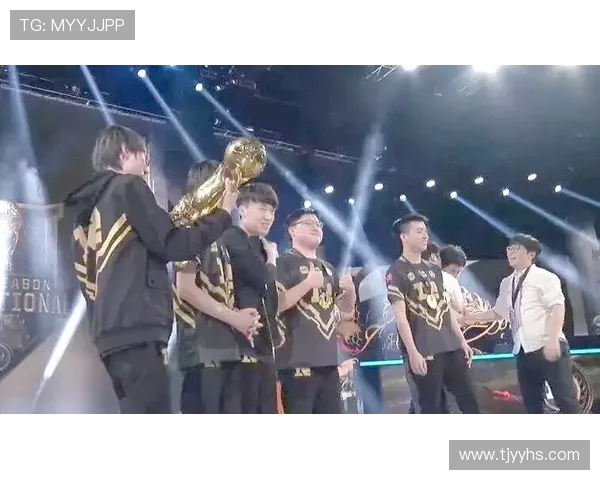 IG迎战RNG激战正酣 谁将摘得LPL冠军荣耀的桂冠